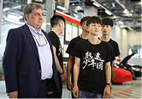 极速少年意大利法拉利游学